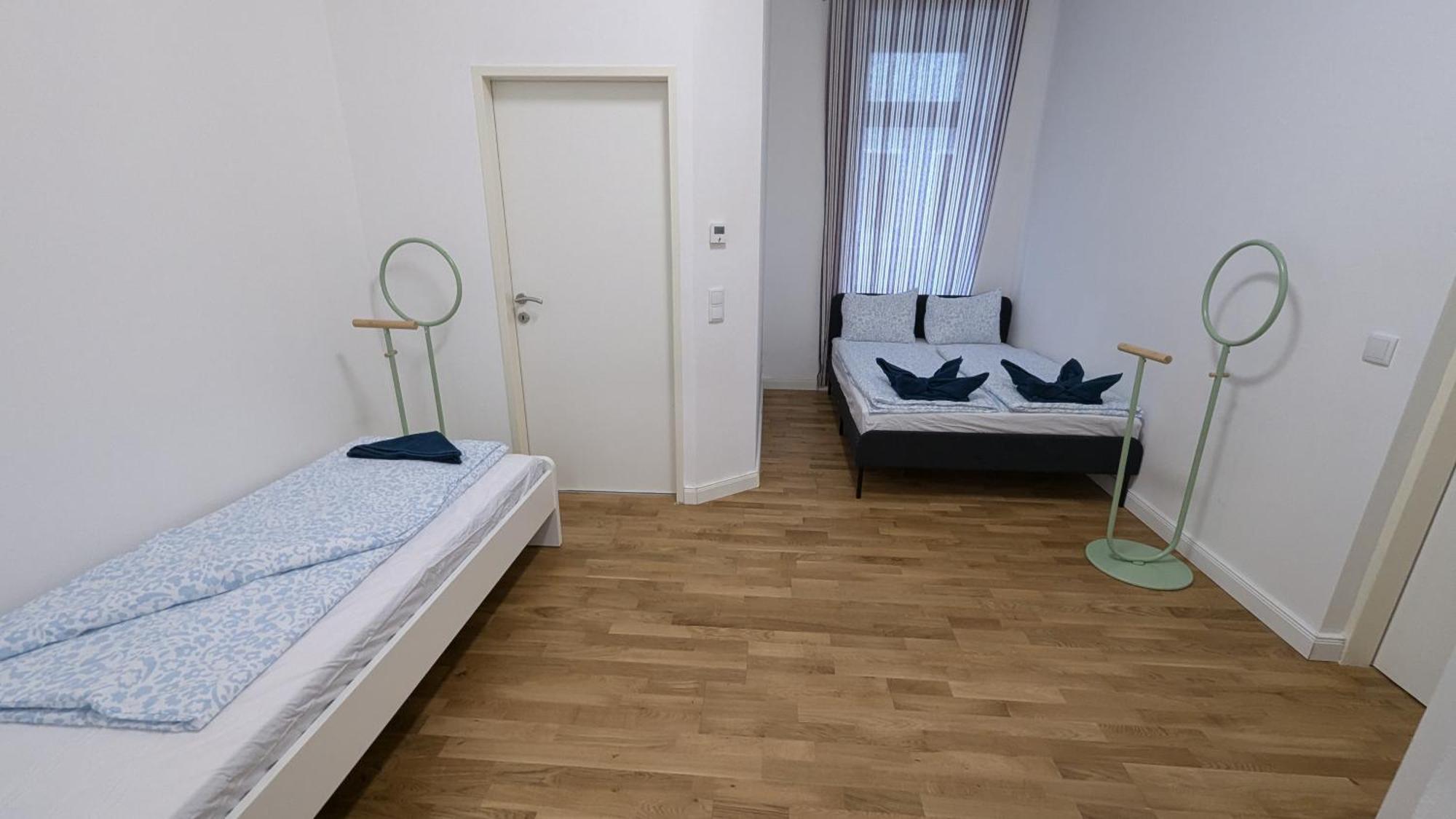 Spacious In A Lively Area Apartment *