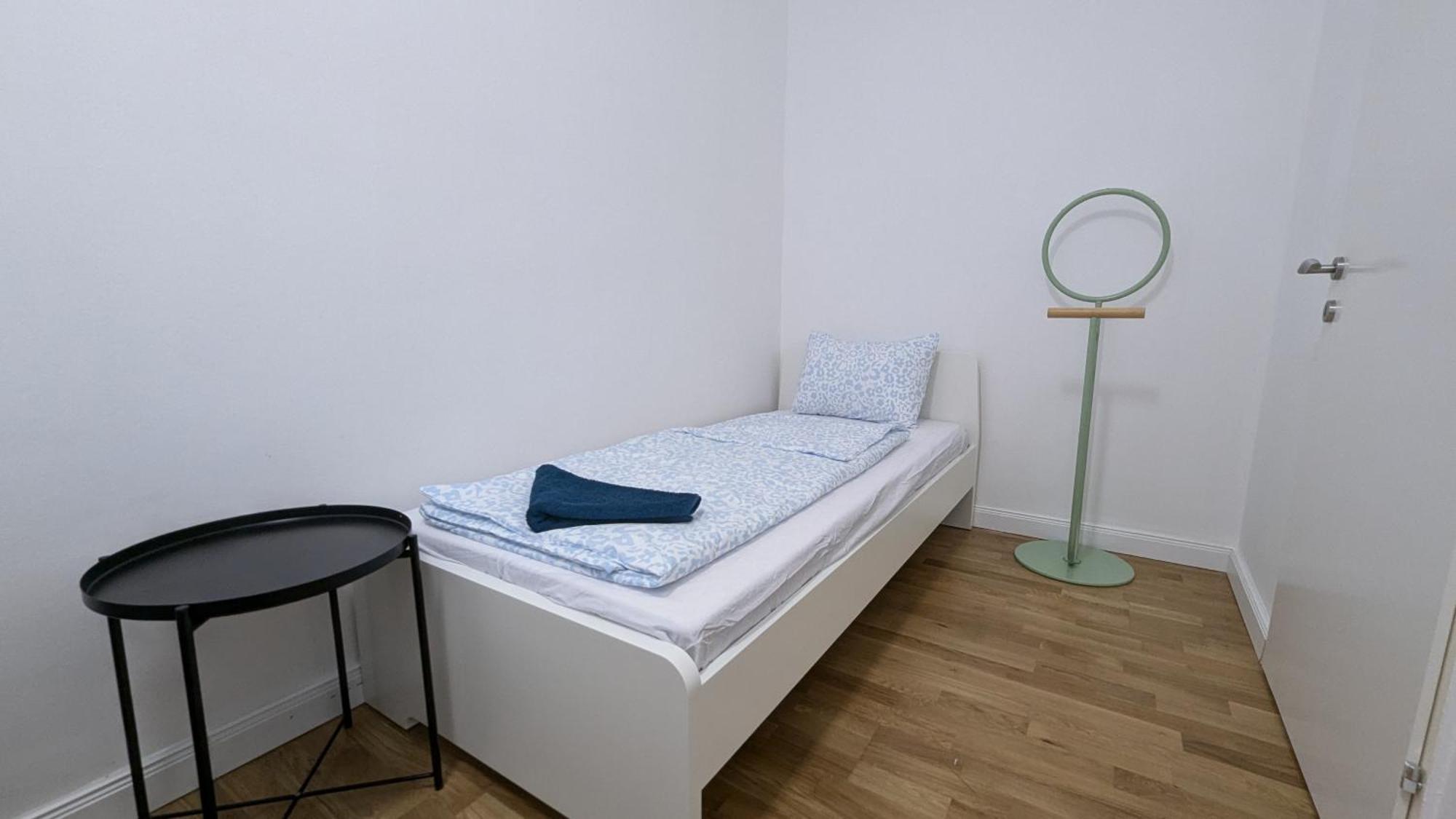 Spacious In A Lively Area Apartament
