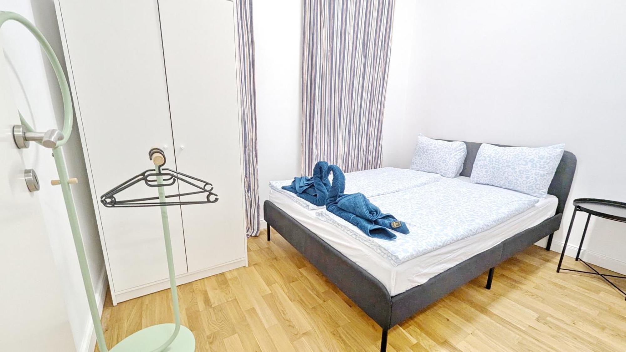 Spacious In A Lively Area Appartement *